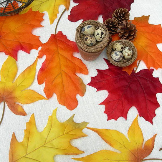original_autumnal-leaf-table-decorations